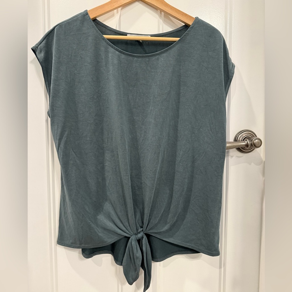 Green Envelope Tie-Front, cap sleeve Top size M
